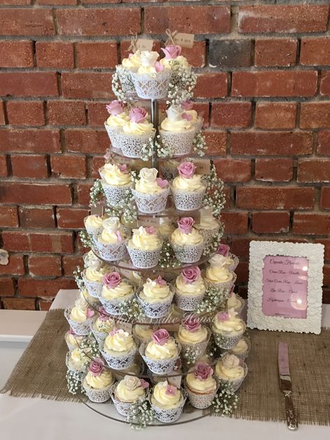 Lilac and cream cupcake tower Wedding Cakes Lilac, Purple Wedding Reception, Champagne Cupcakes, Pastel Cupcakes, Christening Cakes, Backyard Weddings, Cake House, Lavender Haze, 60 Wedding Anniversary