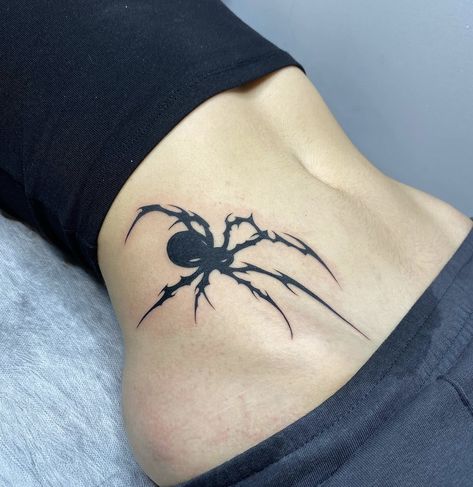 Spider Tattoo For Men, Spiderman Spider Tattoo, Spider Waist Tattoo, Spider Tattoo Stomach, Spider Tattoo On Stomach, Spider Stomach Tattoo, Hip Tattoo Men, Realistic Spider Tattoo, Spider Back Tattoo