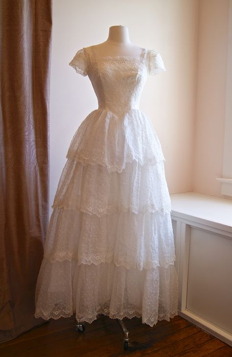 Vintage wedding dress / 1950s wedding dress... Wedding Dresses 1940s Vintage, Twee Wedding Dress, 1800 Style Wedding Dress, 1950s Fashion Wedding Dresses, Vintage White Dress 1950s, 1800s Inspired Wedding Dress, Old Vintage Wedding Dresses, 50s Lace Dress, 1970 Wedding Dress Vintage