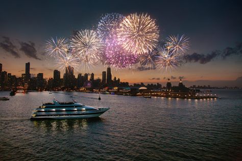 Chicago Cruises, Boat Rides & Tours | City Cruises Chicago New Years Eve, Things To Do In Chicago, New Year Planning, Famous Monuments, Navy Pier, Chicago River, Dinner Cruise, Skyline View, Chicago City