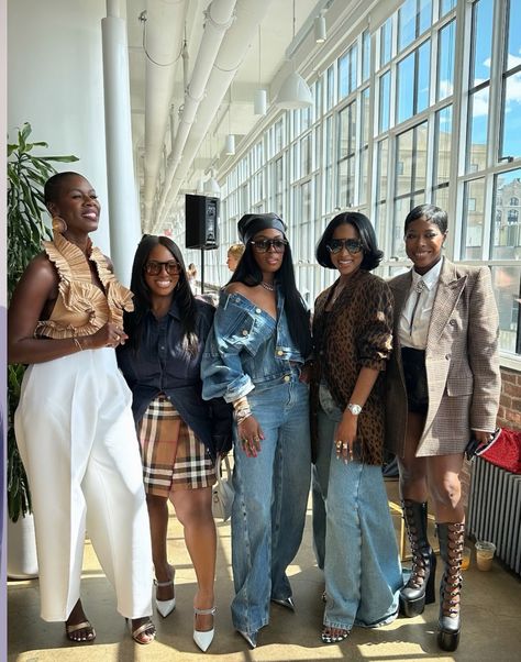 Group Outfit Ideas, Outfit Ideas Matching, Sisters Keeper, Matching Aesthetic, Slay Outfits, Big Goals, Girls Dress Up, Diy Clothes Life Hacks, Wardrobe Outfits