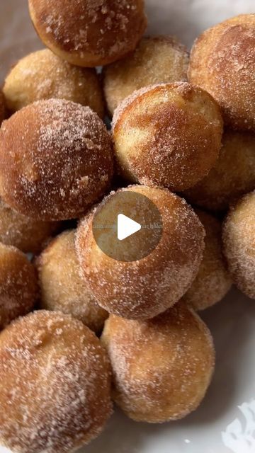 Arina Kysh on Instagram: "Baked Cinnamon Sugar Donut Holes 🤎

Comment “recipe” to have the easy view recipe card delivered to your inbox 💌

Dough:
150 g ap flour 
60 g sugar
3/4 tsp baking powder
1/4 tsp baking soda
1/2 tsp cinnamon
Pinch of salt 
120 ml milk
1 egg
60 g oil
1 tsp vanilla

Topping: 
50 g melted butter 
50 g sugar + 1 tbsp cinnamon 

Glaze: (combine)
40 g powdered sugar
2 tsp milk
1/2 tsp vanilla

- Preheat oven to 400 F
- Grease a donut hole pan or mini muffin tin
- in a large bowl combine flour, sugar, baking powder, baking soda, cinnamon, and salt
- Add milk, egg, oil and vanilla and stir just combined
- Spoon batter evenly into 24 mini muffin tin or donut hole tin, 2 to 3 teaspoons each
- Bake at 400 F for 7 to 9 minutes
- Let donuts cool for a few minutes
- Dip and me Baked Donut Holes Muffin Tins, Donut Hole Pan Recipe, Donut Hole Pan, Cinnamon Donut Holes, Cinnamon Sugar Twist Donut, Cinnamon Sugar Donut Holes, Donut Hole Recipe, Cinnamon Glaze, Sugar Donut