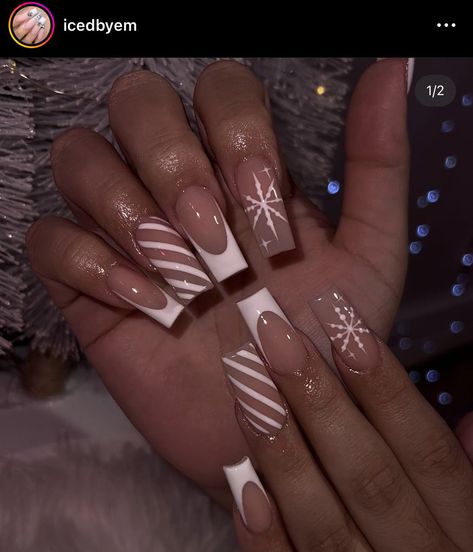 Simple Christmas Nails Long Square, Nails Acrylic Square Christmas, Cute Nails Acrylic Christmas Simple, Square Nail Designs New Years, Anniversary Nails Designs, Christmas Nail Ideas Coffin Shape, Square French Christmas Nails, Winter Nails Square Medium, Tan Winter Nails