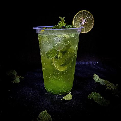 Green Apple Mojito, Green Mojito, Apple Mojito, Lemon Mojito, Recipe Template, Beat The Heat, Green Apple, Mojito, The Heat