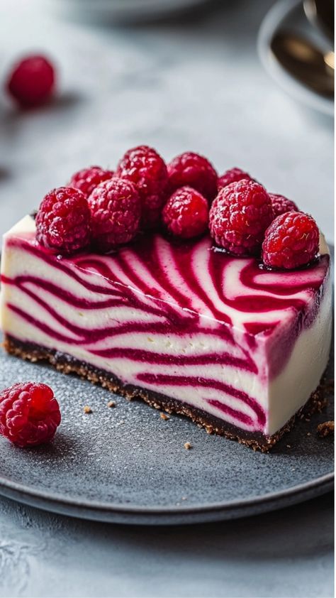 No-Bake Raspberry Yogurt Zebra Cake - Valerie Recipes Yogurt Mousse, Raspberry No Bake Cheesecake, Raspberry Yogurt, Raspberry Mousse, Cheesecake Mousse, Zebra Cake, Almond Crusted, Delicious Deserts, Blueberry Cream Cheese