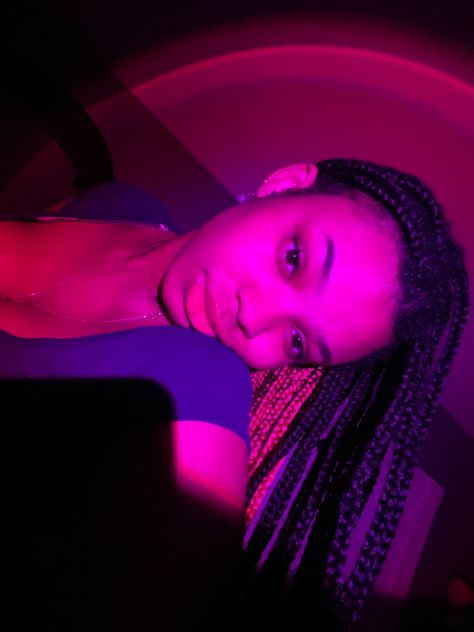 sunset lamp, shein, pink lamp, LED lights, box braids, pink braids, pink hair, selfie inspo, picture inspo Sunset Lamp Picture Ideas, Sunlamp Aesthetic Pics, Sunset Lamp Pictures, Sunset Lamp Selfie, Sunset Lamp Aesthetic Photoshoot, Sunset Lamp Photos, Telescopic Mascara, Sunset Lamp, Selfie Inspo