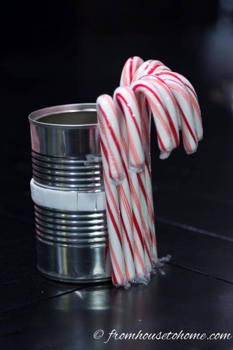 How to Make A Cheap and Easy Candy Cane Christmas Centerpiece - Entertaining Diva @ From House To Home Candy Baskets Diy, Diy Candy Cane, Candy Cane Crafts, Centerpiece Diy, Easy Candy, Candy Cane Decorations, House To Home, Centerpiece Christmas, Christmas Table Decor