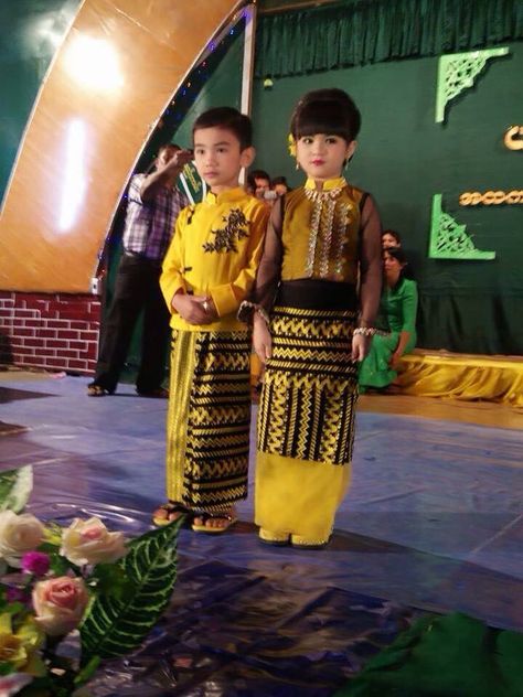 Myanmar traditional dress Myanmar Clothes, Myanmar Traditional, Myanmar Traditional Dress, Myanmar Dress, Dress Sewing, Country Art, Traditional Dress, Sewing Dresses, Myanmar