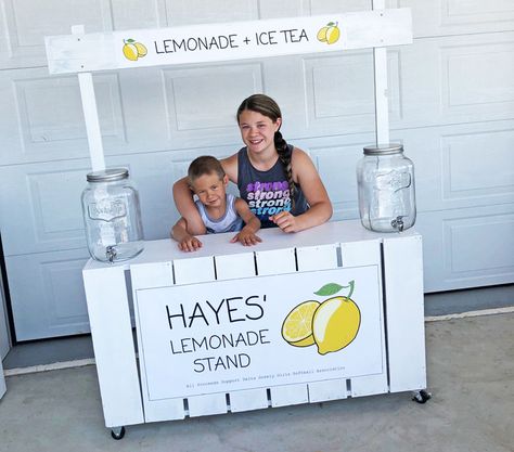 diy lemonade stand painted white with printable banner Kids Lemonade Stands, Lemonade Stand Sign, Diy Lemonade Stand, Kids Lemonade, Diy Lemonade, Diy Projects Plans, Fence Pickets, Diy Xmas Gifts, Woodworking For Kids