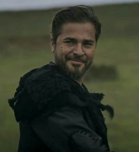 Cutest smile Engin Altan Düzyatan, Ertugrul Gazi, Black Blazer Men, Foreign Celebrities, Engin Altan, Peaky Blinders Thomas, Dirilis Ertugrul, Ertugrul Ghazi, Beautiful Series