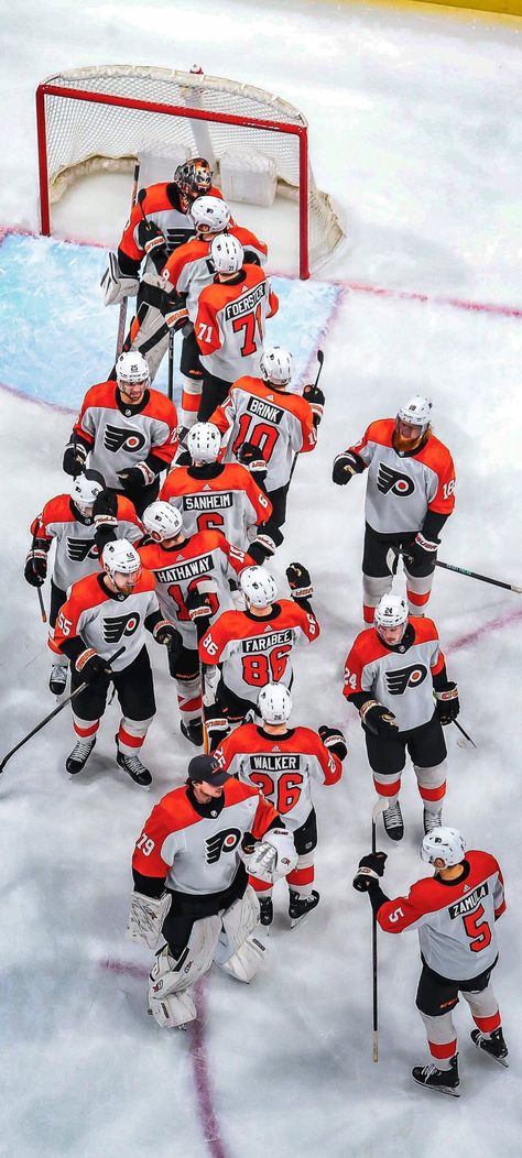 Hockey Photos, Philadelphia Flyers Hockey, Philly Sports, Flyers Hockey, Phillies Baseball, Baseball Posters, Ice Rink, Hockey Fans, Philadelphia Flyers