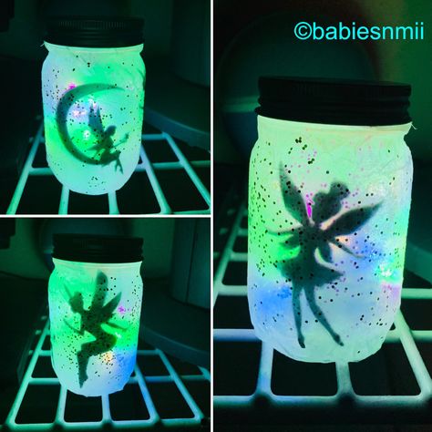 Firefly Bottle Craft, Jar Night Light Diy, Fairy Light In Jar, Diy Fairy Jar, Diy Fairy Lights Jar, Fairy Jars Diy How To Make, Mason Jar Fairy Lights Diy, Mason Jar Night Light Diy, Diy Fairy Lights Decor