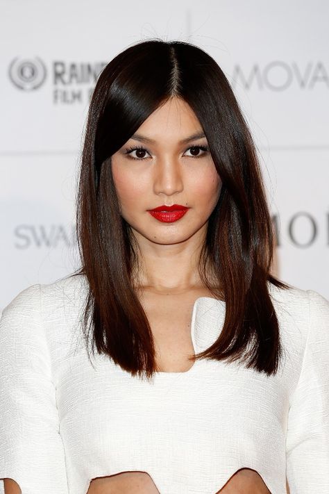 Gemma Chan Hair, Gemma Chan Style, Celebrity Obsession, V Shape Hair, Monolid Makeup, Asian Actress, Matric Dance, Asian Haircut, Gemma Chan