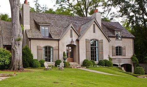 French Cottage House, Cottage Mountain, Dream House Country, Cottage House Designs, French Country Exterior, Gorgeous Homes, Louisiana Homes, French Exterior, French Country House Plans