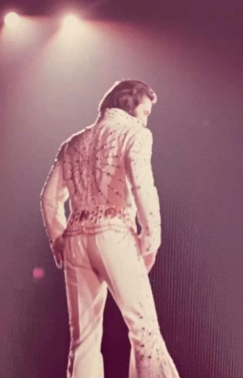 Elvis 70s, Elvis Presley Army, World Football League, Elvis Presley Concerts, Austin Elvis, Elvis Jumpsuits, Elvis In Concert, Elvis Presley Images, King Of Rock And Roll