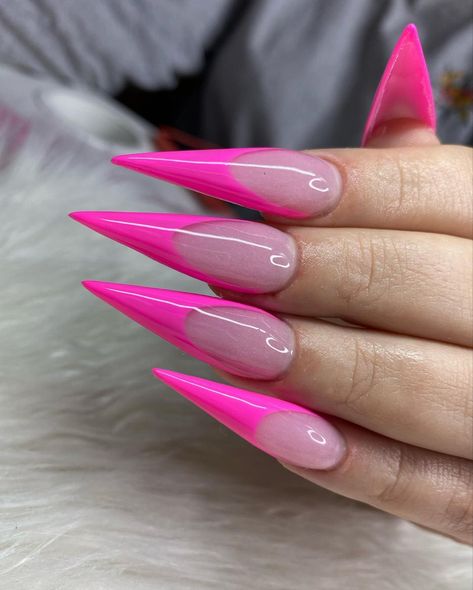 Pink Pointy Nails Design, Hot Pink Stiletto Nails Design, Pink French Tip Stiletto Nails, Pink Stiletto Nails Designs, Pink Stiletto Nails, Gradation Nails, Shiny Nails Designs, Stilleto Nails Designs, Long Stiletto Nails