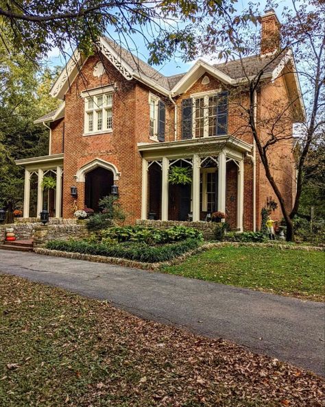 1800s House Exterior, Brick Craftsman House, Old Victorian Homes Interior, Old Brick House, Tudor Exterior, Brick Victorian, Old House Exterior, Old Country House, Gothic Revival House