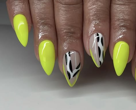 Pop Art Nails, Pedicure Designs Toenails, Sassy Nails, Pointed Nails, Nail Polish Art, Nail Candy, Her Nails, Fall Acrylic Nails, Dope Nail Designs