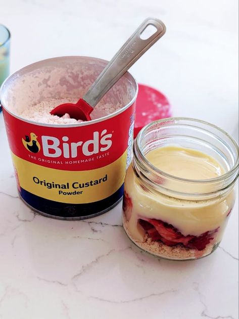 Custard Cake Filling, Birds Custard, Custard Powder Recipes, Custard Dessert Recipes, Bird's Custard, Portable Dessert, Picnic Desserts, Egg Free Cookies, Banana Cream Pudding