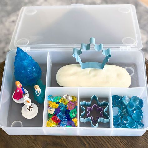 frozen the movie play dough doh kit for kids sensory play fine motor skills homemade gift Teaching Colors To Toddlers, Frozen Playdough, Teaching Toddlers Colors, Frozen Play, Process Art For Kids, Play Doh Kits, Fun Homemade Gifts, Winter Science Experiments, Playdough Kit