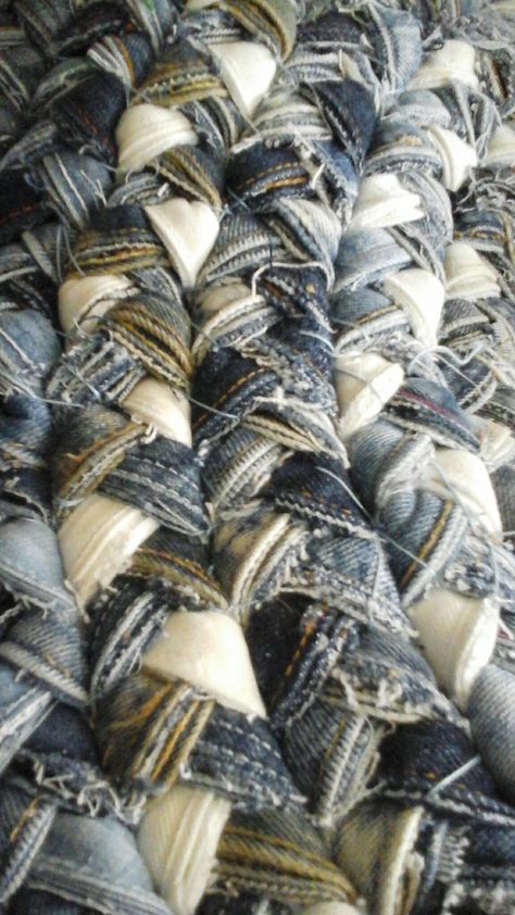 Washed Blue Recycled Denim Jeans, Deconstructed Blue Recycled Denim Jeans, Crochet Denim Rug, Denim Fabric Manipulate, Braided Denim Rug, Braided Denim, Denim Hacks, Denim Rag Rugs, Denim Furniture