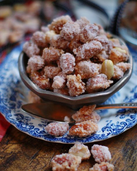 Candy Peanuts Recipe, Spanish Peanuts Recipes, Sugar Coated Peanuts Recipes, Raw Spanish Peanuts Recipes, Sugared Peanuts Recipe, Candied Peanuts Recipe Easy, Candied Mixed Nuts Recipe, Raw Peanuts Recipes, Sugar Peanuts Recipe