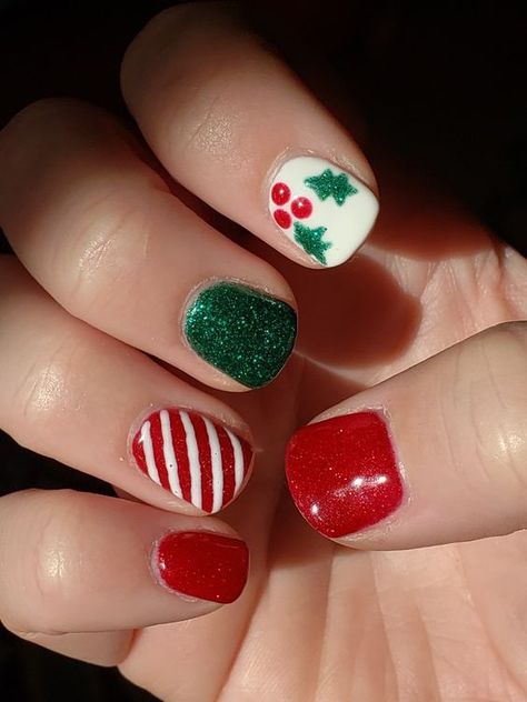 80 Christmas Nail Art Ideas to get that ultimate Look - Hike n Dip Toddler Christmas Nail Designs, Easy Xmas Nails For Kids, Christmas Nails Short For Kids, Christmas Nail Designs Santa, Diy Christmas Nails Easy For Kids, Kids Christmas Nails Designs, Kid Christmas Nails Designs, Christmas Nail Designs Kids, Kids Gel Nails Ideas Christmas