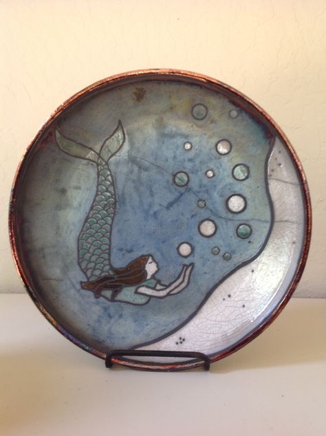 Raku mermaid Mermaid Pottery Painting, Mermaid Ceramics Ideas, Mermaid Pottery, Mermaid Bowl, Clay Cafe, Ceramic Ideas, Pottery Painting, Pottery Ideas, Handmade Artisan