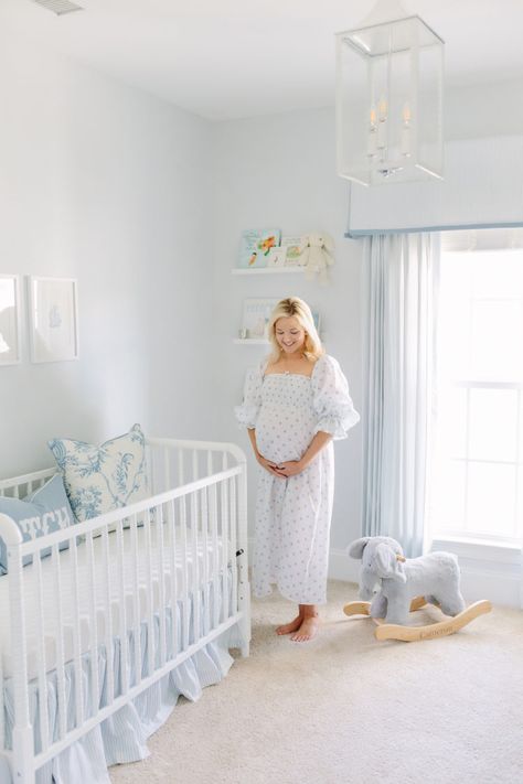 Classic Baby Boy Nursery Pale Blue Nursery, Blue Nursery Girl, Wallpaper Baby Room, Organization Nursery, Light Blue Nursery, Baby Blue Nursery, Nursery Paint Colors, Blue Nursery Boy, Coastal Nursery