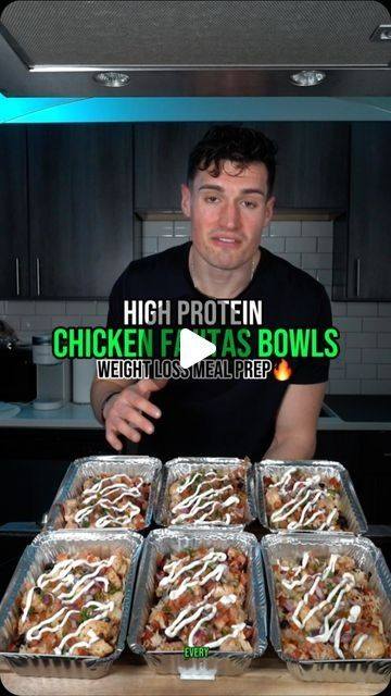 7,479 likes, 95 comments - johnnyhadac on February 26, 2024: "Chicken fajita bowls✅

Enjoy the recipe!⬇️

▪️1 chicken breast 
▪️diced bell pepper 
▪️diced red onion
▪️1/4 cup dr..." Johnny Hadac, Fajita Bowl Recipe, Chicken Fajita Bowl, Single Serve Meals, Breakfast Diet, Green Chilis, Facebook Recipes, Lunch Prep, Prep Meals