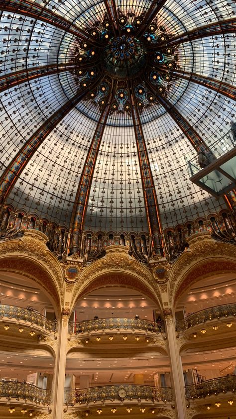 Paris Galleries Lafayette, Galleries Lafayette Paris Shopping, Gallerie Lafayette Paris, Galleries Lafayette Paris Rooftop, Paris Shopping Street, Paris Mall, Gothic Architecture Aesthetic, Mall Aesthetic, Paris In December