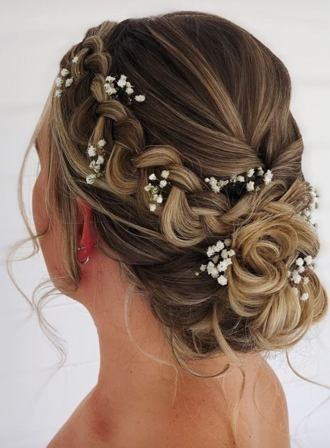 Plait Hair Up, Bridesmaid Hairstyle Ideas, Paint Ideas 2023, Bridesmaid Hair Up, Wedding Hair Plaits, Nails Paint, Bridesmaid Hairstyle, Wedding Hair Up, Wedding Braids