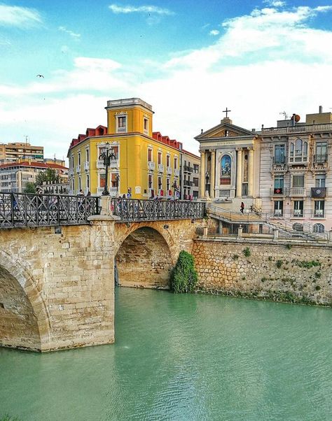 Puente Viejo sobre el río Segura en Murcia Backpacking Spain, Murcia Spain, Spain Culture, Madrid Travel, Places In Spain, Granada Spain, Spain Holidays, Southern Europe, Places Of Interest