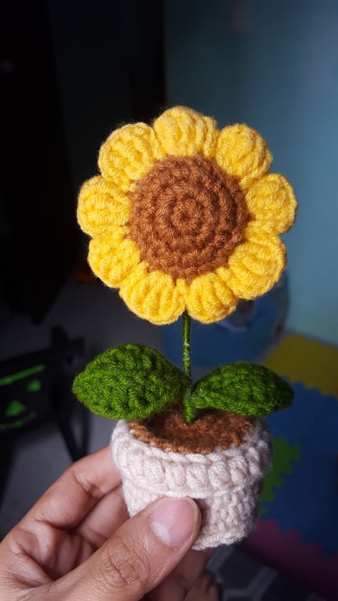 How To Crochet A Sunflower Free Pattern, Sunflower Crochet Amigurumi, Mini Crochet Sunflower Pattern, Crochet Sunflower In Pot Free Pattern, Crochet Potted Sunflower Free Pattern, Crochet Potted Sunflower, Crochet Flowers Pot, Crochet Potted Flowers, Flower Pot Crochet Pattern Free