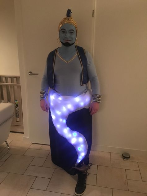 Diy costume genie Aladdin Genie In A Bottle Costume, Genie Halloween Costumes, Aladdin Costume Diy, Bottle Costume, Genie Costume, Sea Costume, Aladdin Costume, Aladdin Genie, Clever Halloween