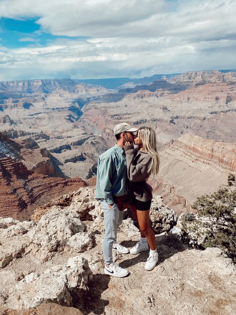 Grand Canyon Picture Ideas Couples, Grand Canyon Couple Pictures, Grand Canyon Pics, Vegas Couple Pictures, Grand Canyon Picture Ideas, Grand Canyon Photography, Grand Canyon Pictures, Honeymoon Usa, Canyon Photography