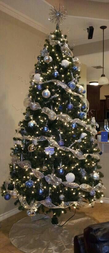 Christmas And Chanukah Together, Hannukah Christmas Tree, Hannukah Tree Ideas, Hanukkah Tree Ideas, Christmas And Hannukah Together, Winter Wonderland Christmas Tree Blue, Hanukkah Tree Decorations, Jewish Christmas Tree, Jewish Christmas Decorations