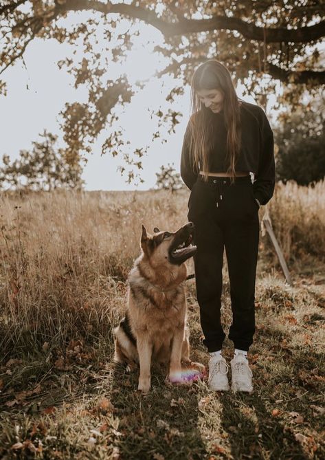 Poses For Pictures Instagram With Dog, Pose With Your Dog, How To Pose With Your Dog, Mom And Dog Photoshoot Christmas, Dog Pics With Owner, Posing With Dogs Photography, Mom Dog Photoshoot, Service Dog Photoshoot, Senior Photoshoot Ideas With Dog