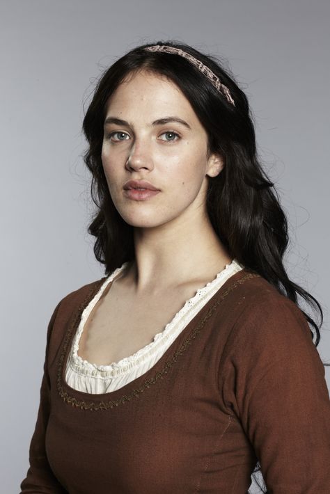 Labyrinth - Alais Pelletier Du Mas Lady Sybil, Jessica Brown Findlay, Jessica Brown, Female Head, Face Photography, Female Portraits, Portrait Sketches, Portrait Inspiration, Downton Abbey