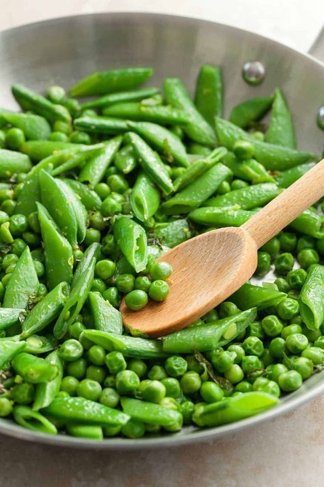 Learn the best way to cook frozen peas with this easy minted peas recipe. Get tender and delicious peas in just minutes! Perfect for weeknight dinners or holiday meals. Minted Peas, Peas Recipe, Easy Vegetable, Mint Recipes, Side Dishes For Bbq, Easy Veggie, Vegan Side Dishes, Pea Recipes, Vegan Sides