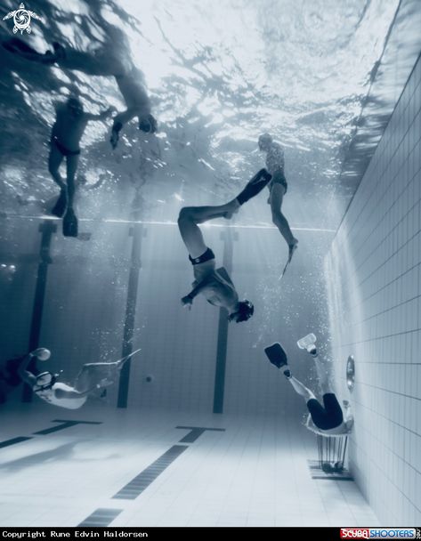 Underwater rugby in Bergen - Norway Underwater Rugby, Canon Camera Models, Bergen Norway, Diving Center, Top Photographers, Canon Camera, Underwater Photography, Ocean Inspiration, Water Sports