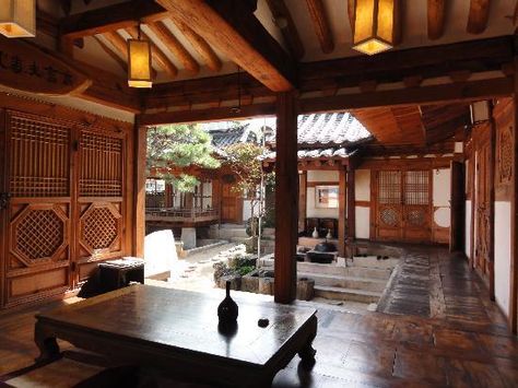 Korean Architecture Traditional, Hanok House, Korean Traditional House, Traditional Korean House, Hanok Village, Bukchon Hanok Village, Asian House, Chinese Fans, Seoul Travel