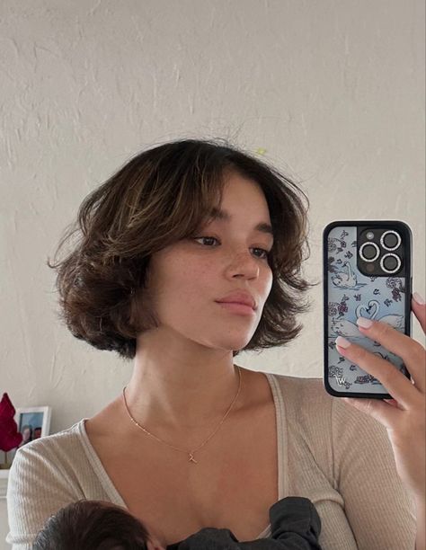 Tashi Rodriguez Hair, Short Curly Hair Chin Length, Curly Chin Length Hair, Jaw Length Hair, Wolf Hairstyles, Jaw Length Bob, Rapunzel Short Hair, Tashi Rodriguez, 2000s Hairstyles