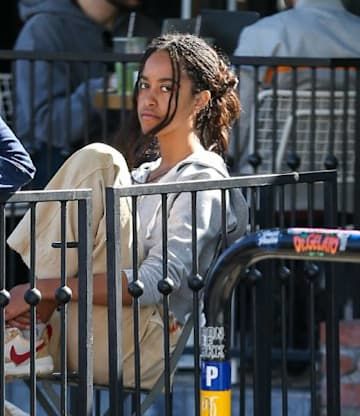 Michelle Obama Braids, Obama Daughter, Malia Obama, Michelle And Barack Obama, 70s Inspired Fashion, Black Inspiration, Michelle Obama, Black Girls Hairstyles, Pretty Face