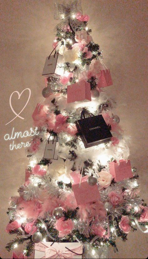 Victoria Secret Christmas Tree, Christmas Room Decor Pink, Pink Christmas List, Coquette Christmas Tree, Christmas Present Aesthetic, Pink Xmas Aesthetic, Pink Christmas Room, Girly Christmas Aesthetic, Pink Aesthetic Christmas