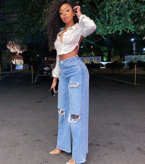 Fiona Michelle, Feminine Black Women, Blk Women, Indie Chic, Elegant Summer Outfits, Jeans Outfit Women, Neon Outfits, Boujee Outfits, Sophisticated Outfits