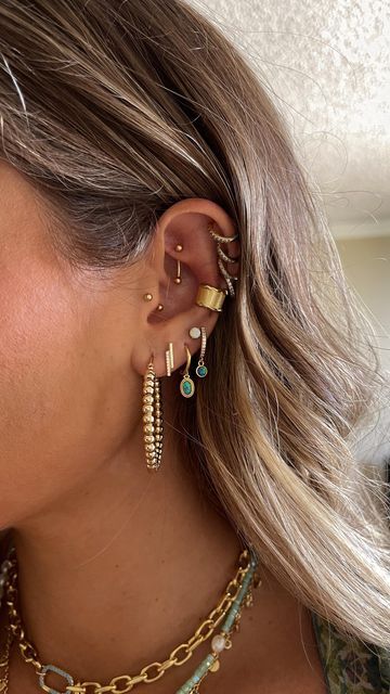 Jay.Nicole on Instagram: "Todays ear stack featuring opals 🦋" Piercings Up The Ear, Boho Piercings Ears, Boho Earring Stack, Lots Of Ear Piercings, Earring Stacks Silver, Mixed Metal Earring Stack, Piercing Stack, Pretty Stacks, Piercings Gold