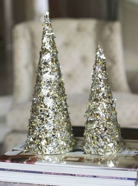 Foil Christmas Decorations, Christmas Balls Diy, Glitter Decorations, Mason Jar Lanterns, Christmas Cones, Mini Lanterns, Pretty Trees, Cone Trees, Glitter Shirt