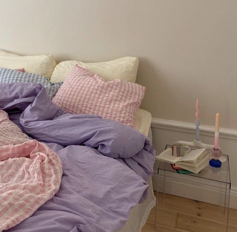 room inspiration. inspo. purple pink and yellow sheets and comforter. danish room inspo. Kpop Dorm, Danish Room, Yellow Sheets, Danish Pastel Room, Pastel Bedroom, Pastel Room Decor, Purple Rooms, Pastel Room, Pretty Room