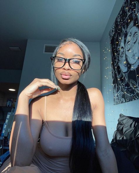 Glasses Styles, Twisted Hair, Creative Products, Basketball Game, Girls With Glasses, Art Website, Pretty Selfies, Beauty Art, Black Is Beautiful